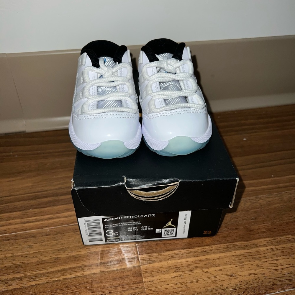 Jordan Legend Blue 11s size 3c